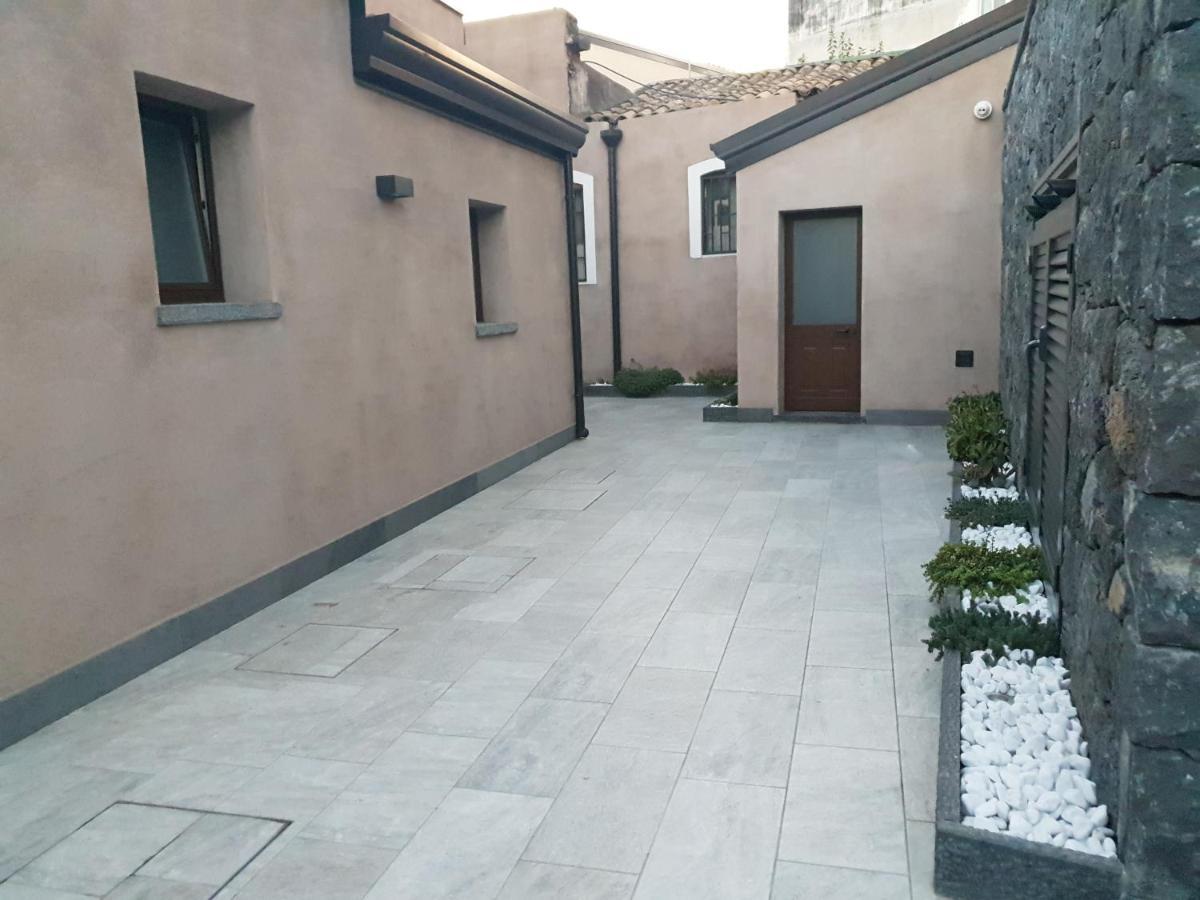Mori Siciliani House Aparthotel Aci Castello Bagian luar foto
