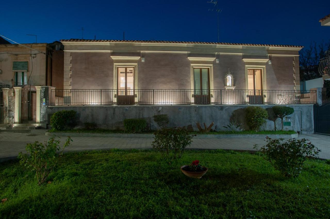 Mori Siciliani House Aparthotel Aci Castello Bagian luar foto